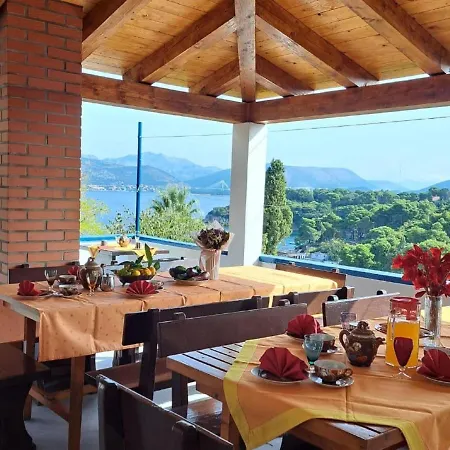Villa Charming Island Garden,70m From Sandy And Restaurant, Free Wi-fi *
